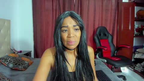 Snapshot of luissa_s1 chatting on December 5, 11:27 am Luissa online show from December 5, 11:27 am