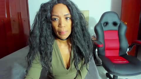 Snapshot of luissa_s1 chatting on February 21, 12:28 pm Luissa online show from February 21, 12:28 pm