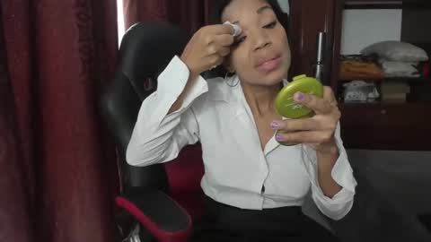 Snapshot of luissa_s1 chatting on March 3, 12:42 pm Luissa online show from March 3, 12:42 pm