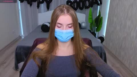 lukeriamoon online show from October 31, 6:50 am