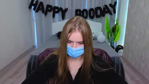 lukeriamoon online show from October 29, 5:56 am