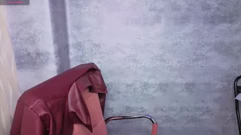 lukeriamoon online show from November 1, 6:50 am