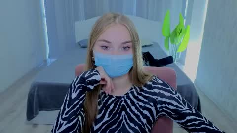 lukeriamoon online show from September 26, 6:33 am