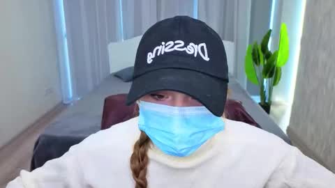 lukeriamoon online show from October 21, 5:44 am