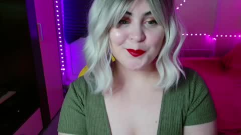 lulovia online show from April 30, 10:03 pm