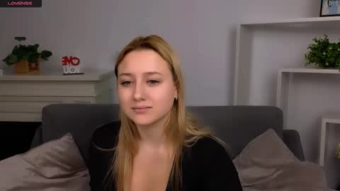 Lily online show from February 3, 10:01 pm