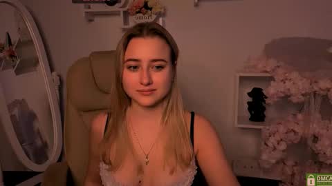 Lily online show from October 8, 1:37 pm