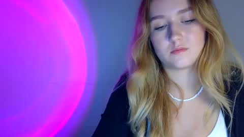 Lulu Baby18 online show from September 19, 9:25 pm