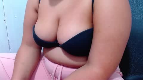 Snapshot of lulu_xxx_pervert chatting on February 7, 8:10 pm Lulu online show from February 7, 8:10 pm