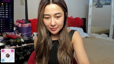 luluu_l online show from December 20, 3:58 am