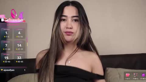 luluu_l online show from September 11, 4:13 am