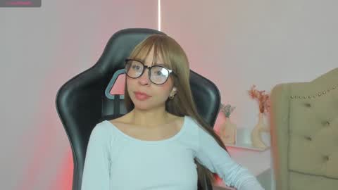 luluuberry online show from November 16, 2:28 pm