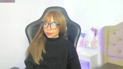 luluuberry online show from November 17, 2:40 pm