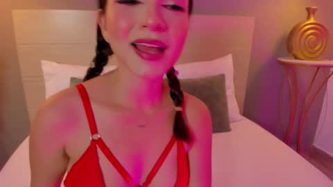 Snapshot of luma_sky chatting on October 28, 4:18 am L U M A online show from October 28, 4:18 am