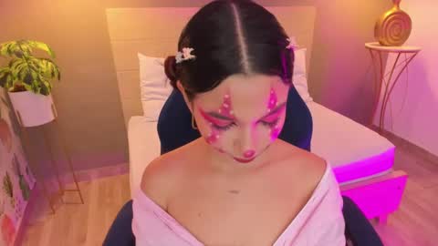 Snapshot of luma_sky chatting on October 18, 8:32 pm L U M A online show from October 18, 8:32 pm