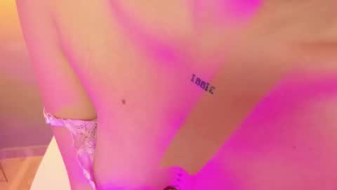 Snapshot of luma_sky chatting on October 17, 3:10 am L U M A online show from October 17, 3:10 am