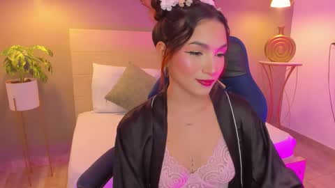 Snapshot of luma_sky chatting on September 28, 3:13 am L U M A online show from September 28, 3:13 am