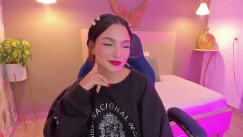 Snapshot of luma_sky chatting on September 24, 2:54 am L U M A online show from September 24, 2:54 am