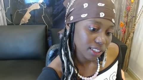 luna253951 online show from May 12, 8:04 pm