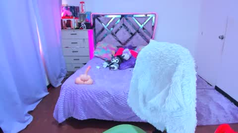 Snapshot of luna_analya chatting on October 28, 2:23 pm luna_analya online show from October 28, 2:23 pm