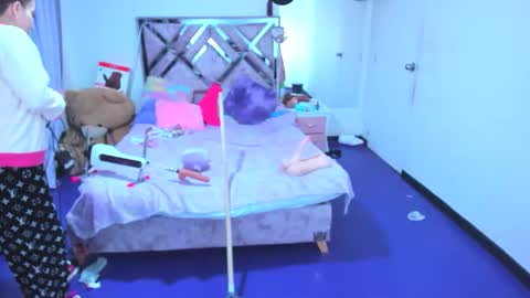 luna_analya online show from March 21, 9:58 am