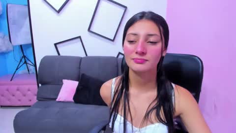 luna_bennett_ online show from January 16, 8:49 pm