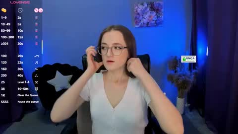 Snapshot of luna_berryy chatting on February 22, 8:15 pm luna_berryy online show from February 22, 8:15 pm