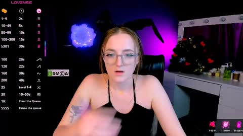 Snapshot of luna_berryy chatting on February 22, 6:39 am luna_berryy online show from February 22, 6:39 am