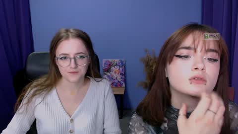 Snapshot of luna_berryy chatting on December 18, 8:25 pm luna_berryy online show from December 18, 8:25 pm