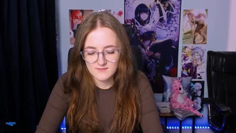 Snapshot of luna_berryy chatting on December 9, 7:18 pm luna_berryy online show from December 9, 7:18 pm