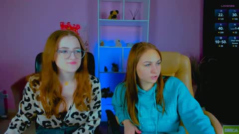 Snapshot of luna_berryy chatting on December 3, 7:11 pm luna_berryy online show from December 3, 7:11 pm