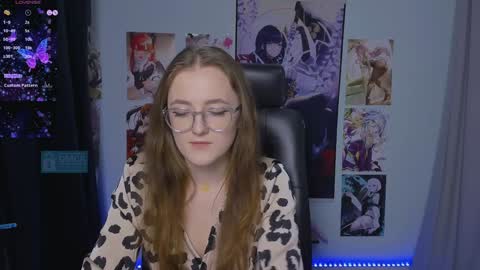 Snapshot of luna_berryy chatting on December 21, 8:43 pm luna_berryy online show from December 21, 8:43 pm