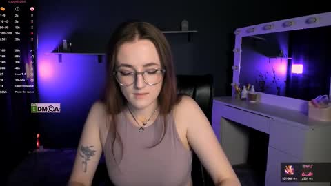 Snapshot of luna_berryy chatting on March 11, 9:26 pm luna_berryy online show from March 11, 9:26 pm