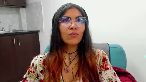 luna  online show from January 17, 11:49 am