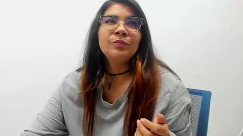 luna  online show from January 6, 8:35 am