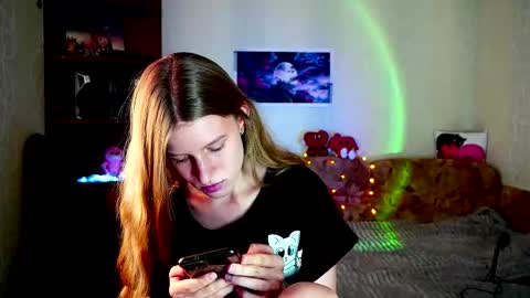 luna_evan online show from October 6, 10:10 am