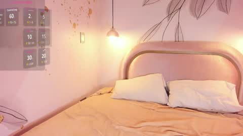 luna_ferrari online show from April 11, 11:47 am