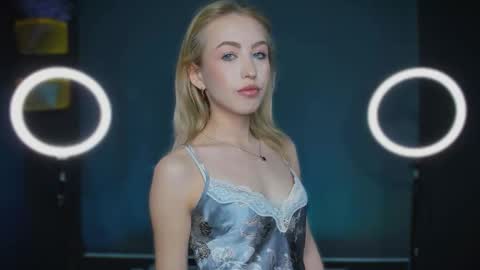 Elizabeth online show from January 13, 7:25 am