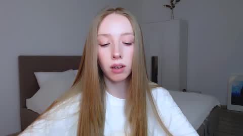 Snapshot of luna_insanity chatting on January 19, 8:30 pm Luna online show from January 19, 8:30 pm