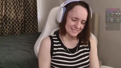 luna_loveeee online show from September 28, 5:25 am