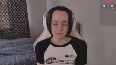 luna_loveeee online show from April 17, 5:09 am