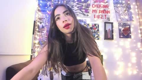 Snapshot of luna_mccoy chatting on December 16, 2:25 am LUNA MCCOY online show from December 16, 2:25 am
