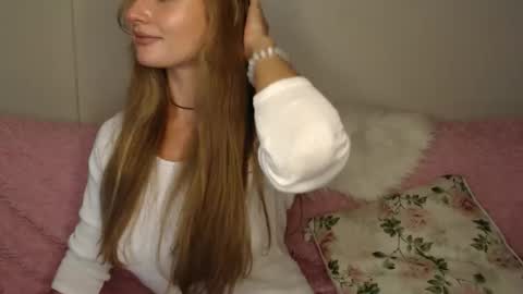 Snapshot of luna_moon77 chatting on October 11, 7:38 pm Luna online show from October 11, 7:38 pm