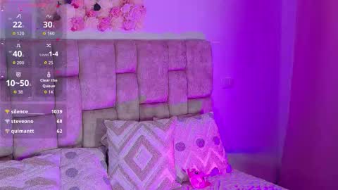 Snapshot of luna_ocampo chatting on September 14, 11:02 pm online show from September 14, 11:02 pm