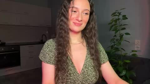 luna_raee online show from November 24, 6:43 pm