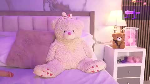 L U N A   Try my private  online show from September 12, 2:35 pm