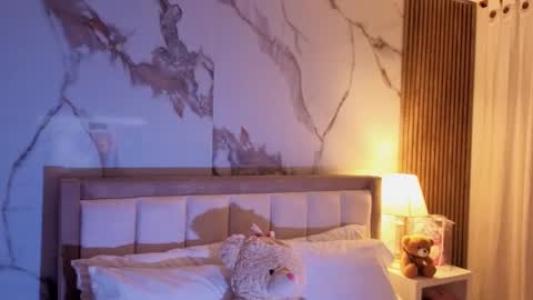 L U N A   Try my private  online show from September 29, 11:59 am