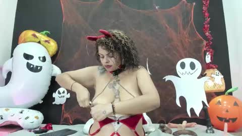 Snapshot of luna_smit_ chatting on October 25, 1:46 am Luna online show from October 25, 1:46 am