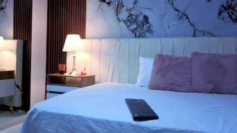 Snapshot of luna_star__18 chatting on October 27, 1:06 pm A M M Y online show from October 27, 1:06 pm