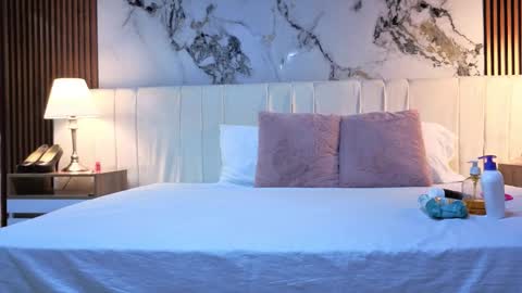 Snapshot of luna_star__18 chatting on October 23, 11:38 am A M M Y online show from October 23, 11:38 am